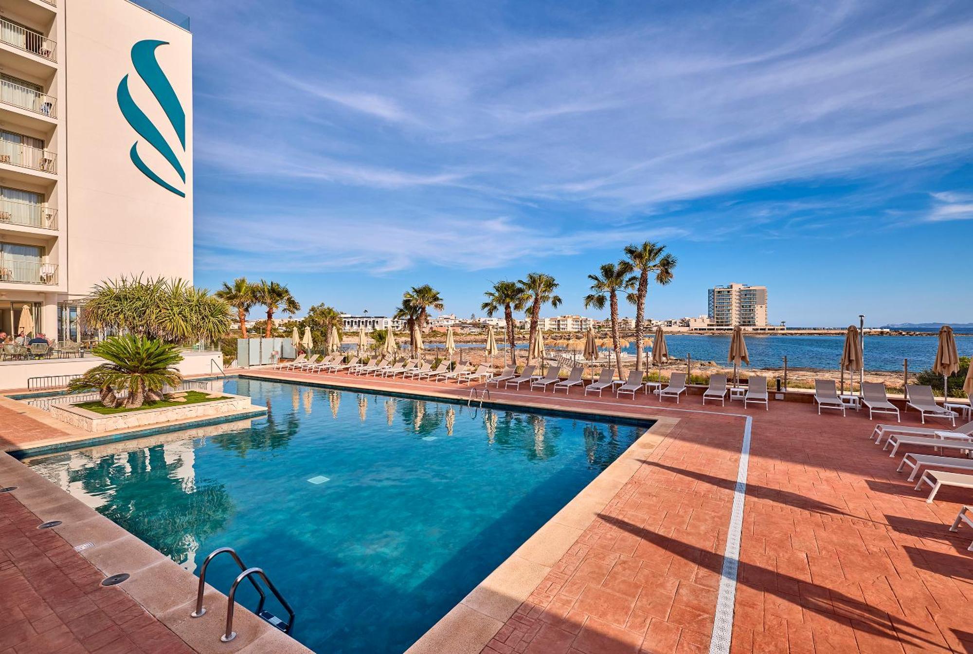 Universal Romantica 4*